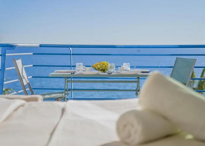 Bord De Mer- -antibes Juan * Антиб