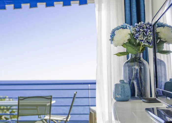 Bord De Mer- -antibes Juan * Антиб